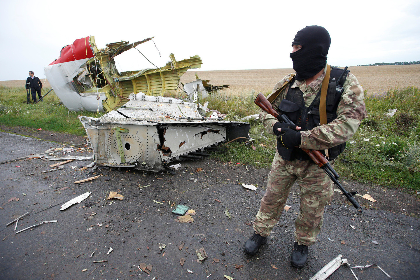 Lėktuvas nukrito Rytų Ukrainoje.<br>„Reuters“/“Scanpix“ nuotr.