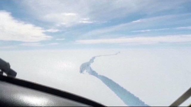 Nuo Antarktidos atskilo 4 kartus už Londoną didesnis ledkalnis