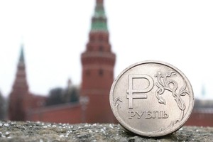 Rusų piniginės vis plonėja, o valdžia trypčioja vietoje