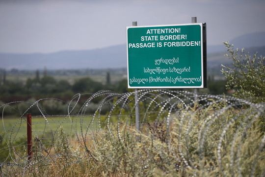 Gruzija šaukiasi Vakarų pagalbos: „Rusija toliau stumia sieną į mūsų pusę“