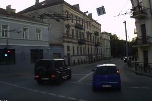 Nufilmavo, kaip vairuotojai elgiasi Vilniaus centre – norėjosi užsidengti akis