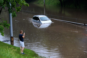 Įspėjo Vilniaus vairuotojus – po liūties venkite nurodytų gatvių