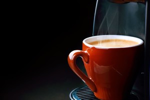 Šis kavos ruošimo būdas populiarumu vejasi plikymą puodelyje