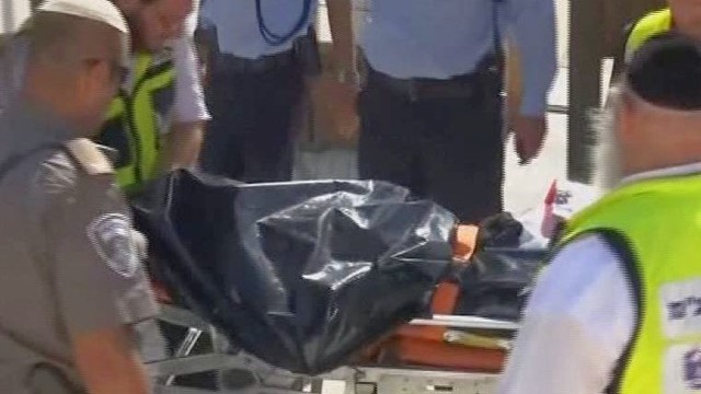 Jeruzalės senamiestyje trys užpuolikai apšaudė pareigūnus, 2 iš jų žuvo