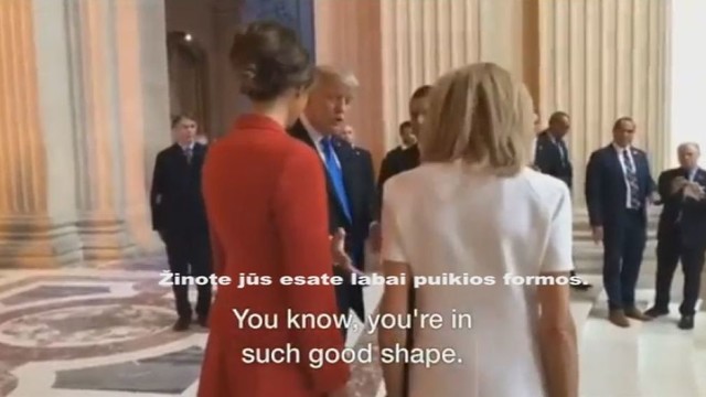 Donaldas Trumpas skėlė sparnuotą frazę apie Prancūzijos prezidento žmoną