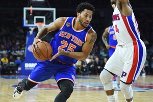 Derrickas Rose'as gali keltis į „Bucks“