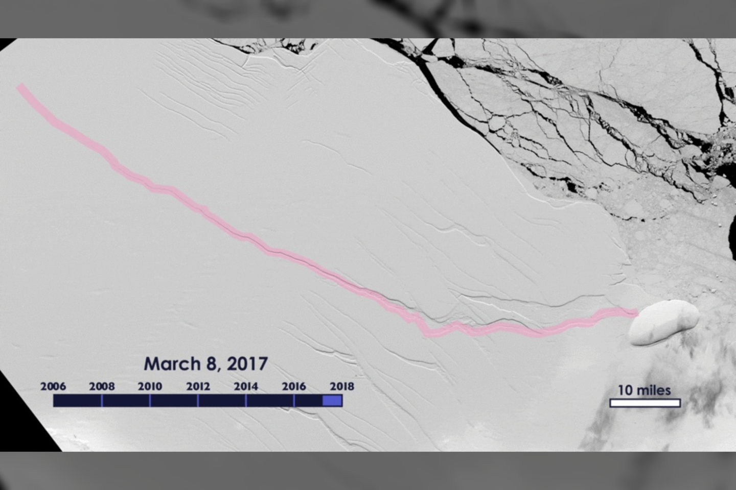  Po šio įvykio Larsen C ledo masyvo plotas sumažėjo 12 proc. <br>NASA/USGS Landsat nuotr.