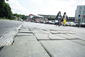 Brokas bado akis: naujas gatvės plyteles jau teks keisti