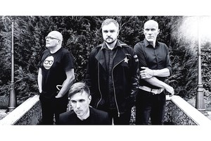 Legendinės grupės „Foje“ nariai grįžta su nauju vokalistu: dabar jie - „Kiti kambariai“