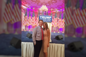 Lietuvė Živilė Rezgytė sumainė aukso žiedus su JAV prezidento patikėtiniu 