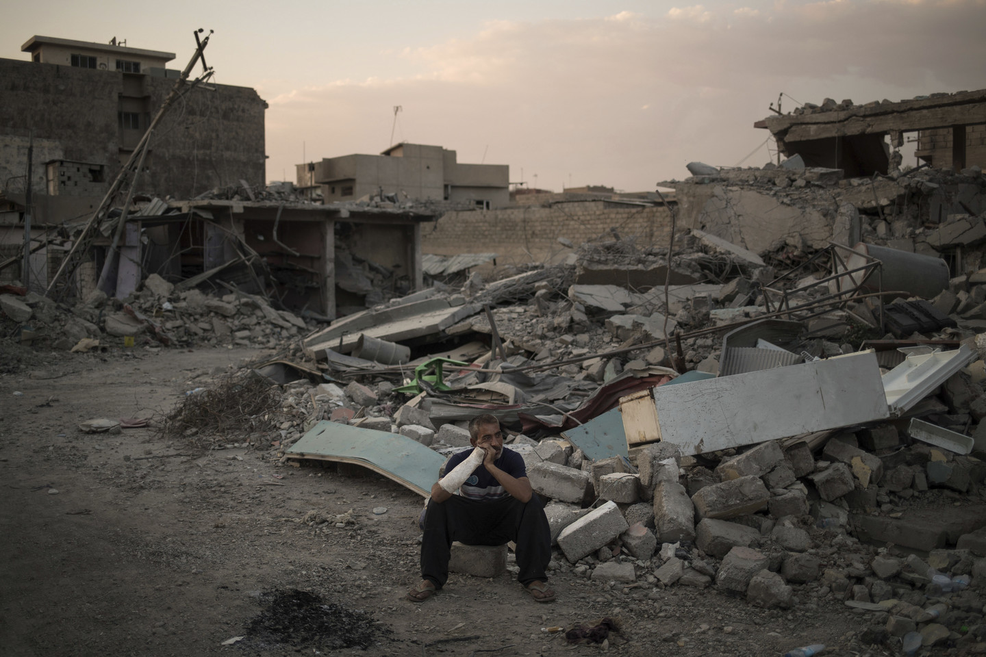  Didelė dalis Mosulo – visiškai sugriauta.<br> AP nuotr.