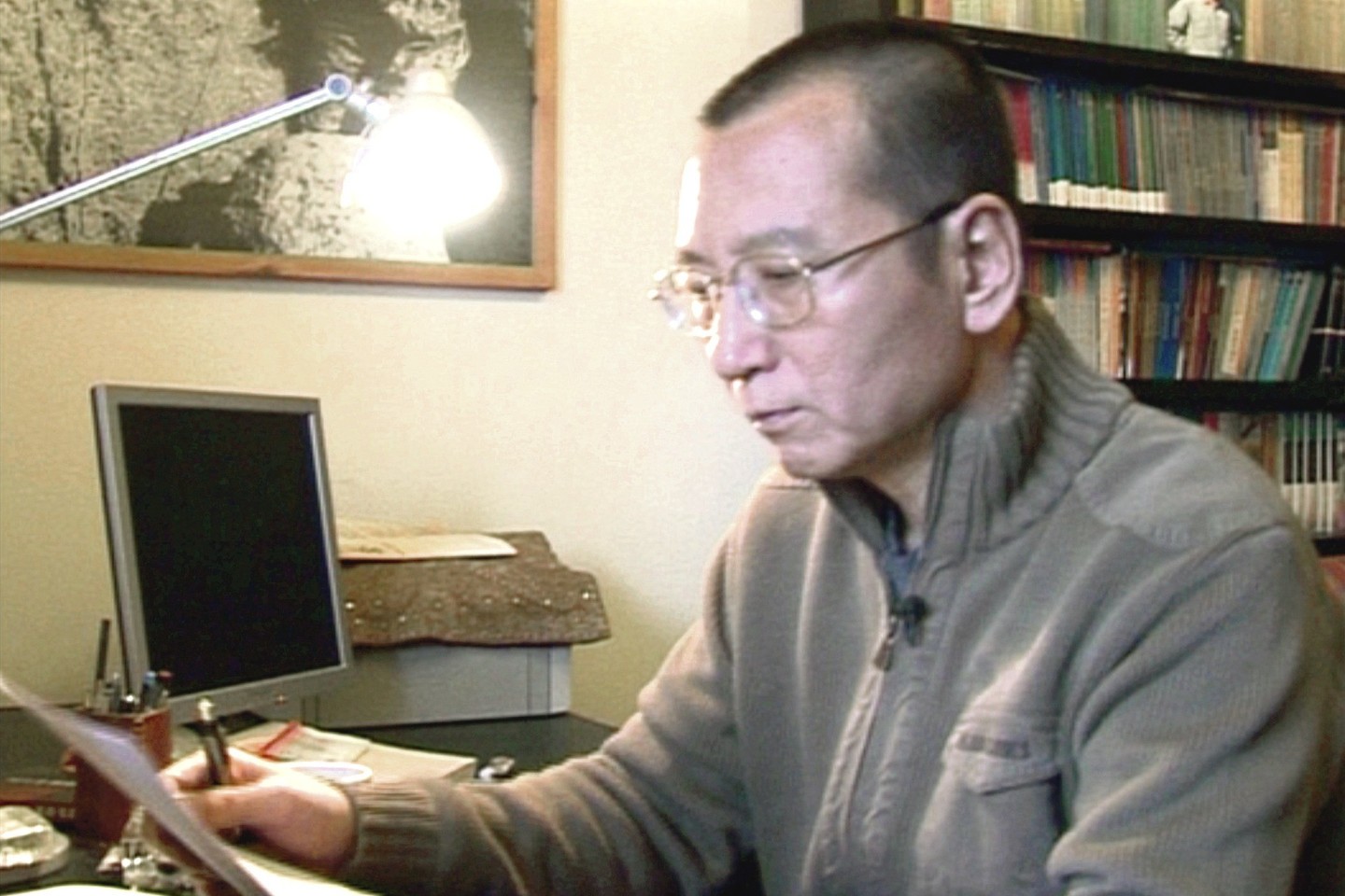 Vėžiu sergančio kinų disidento Liu Xiaobo pelenai buvo palaidoti jūroje.<br>„Reuters“/„Scanpix“ nuotr.