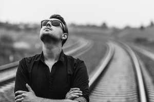 Albumo apžvalga. Kazimieras Likša „Per pusę“