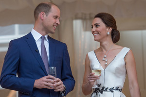 Vizito Lenkijoje metu Catherine Middleton užminė mįslę – planuoja trečią vaiką? 