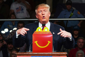 Ko Donaldas Trumpas kuitėsi po konteinerį, arba ką reklamuoja milijardieriai