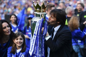 „Chelsea“ pasiekimais pasidžiaugęs Antonio Conte ir toliau treniruos Londono klubą