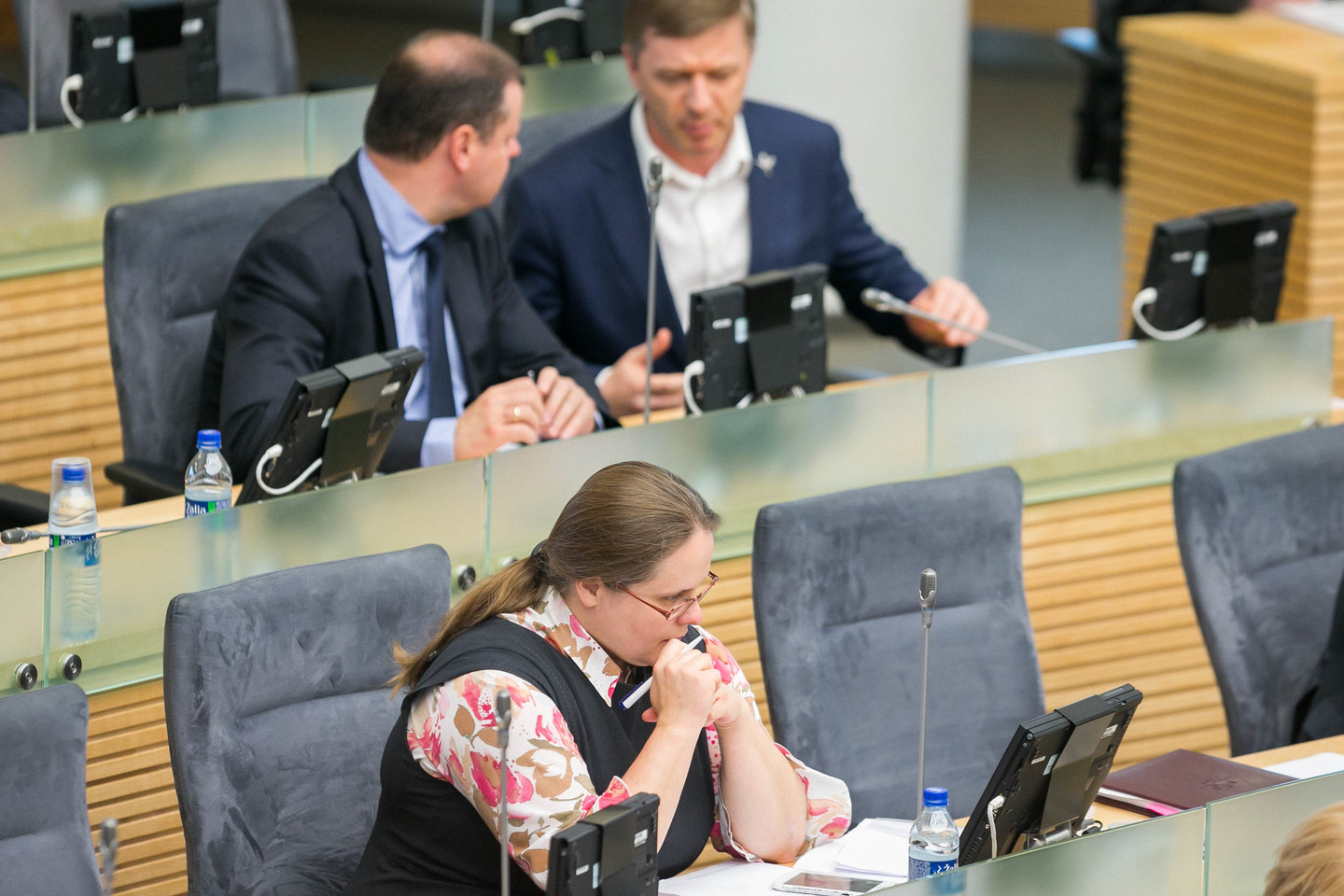 Įtakingi „valstiečiai“ neneigė norį kuo greičiau išsiaiškinti, kodėl ir kokiomis aplinkybėmis jų lyderis R. Karbauskis praėjusį ketvirtadienį buvo susitikęs su G. Kildišiene sostinės Senamiestyje įsikūrusioje viešųjų ryšių agentūroje.<br> T.Bauro nuotr.