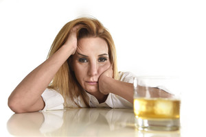 Keturi asmenybės bruožai, rodantys polinkį į alkoholizmą