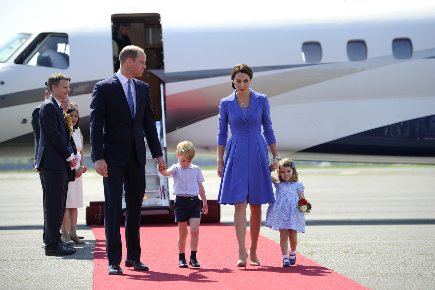  Princas Williamas ir jo žmona Catherine bei vaikais trečiadienį atvyko trijų dienų vizitui į Vokietiją.<br> AP nuotr.