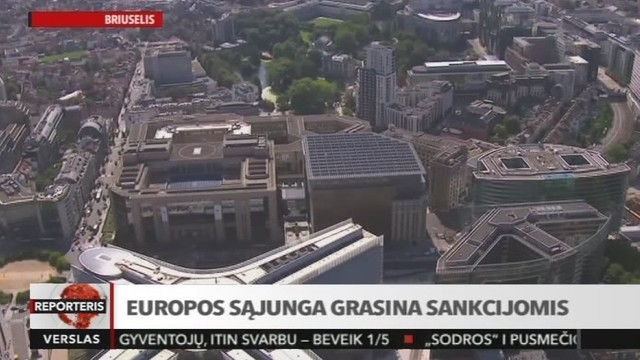 Briuselis Varšuvai grūmoja sankcijomis