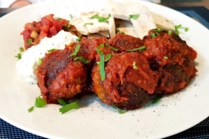 Keistoje vietoje įsikūrusiame restorane – turkiška virtuvė už gerą kainą