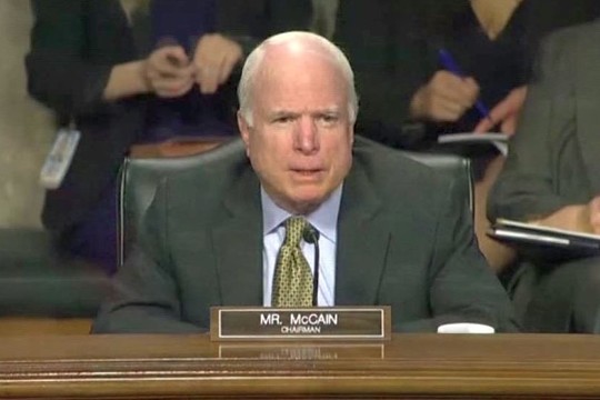 Senatoriui Johnui McCainui diagnozuotas smegenų auglys