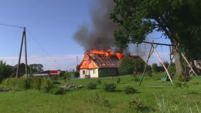 Didžiulis gaisras be namų paliko 7 vaikus, nukentėjo nėščioji
