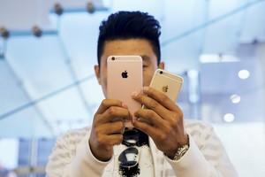 Analitikų prognozė: „iPhone 8“ išeis laiku, bet pasiūla bus ribota