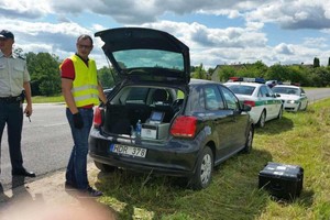 Policijos reidas prie „Radistai Village”: girti vairuotojai ir narkotikai mašinose