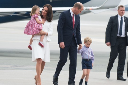 Tobulų nebūna: princesė Charlotte viešai rodė savo kaprizus