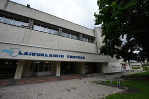 Pradedamas griauti Vilniaus Lazdynų baseinas