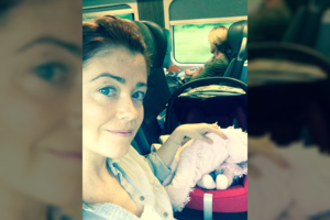 Erica Jennings pasidalijo jaukia akimirka: pirmoji dukrelės kelionė į Nidą