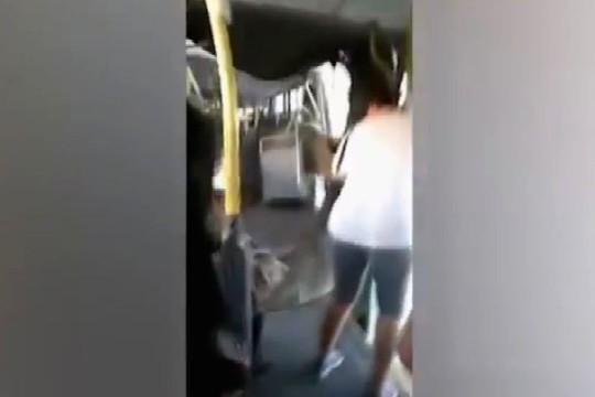 Šio autobuso keleiviai tik per plauką išvengė tragiškos baigties