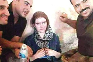 Prie teroristų prisidėjusi paauglė maldauja atleidimo: „Noriu sugrįžti namo“