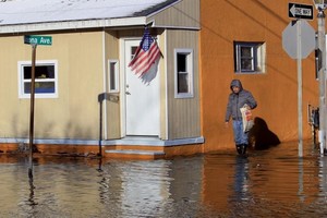 Laidojami 10 vienos šeimos narių, žuvusių per staigų potvynį Arizonoje