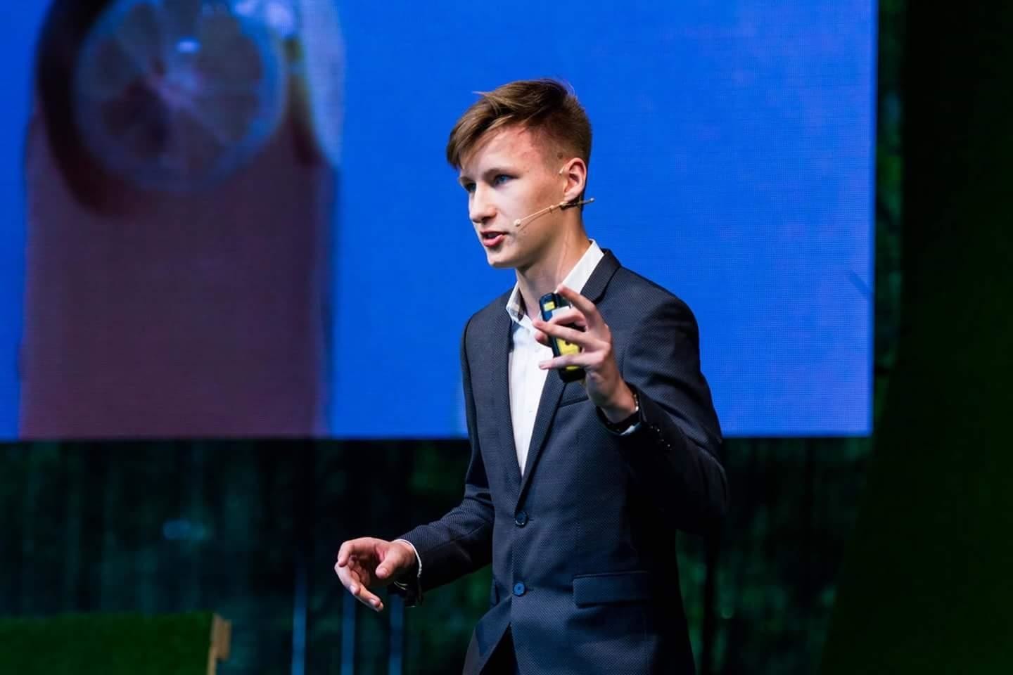 Anot S. Žilinsko, DI šiuo metu trūksta kalbos gebėjimų, kurie įvertinami atliekant vadinamąjį Tiuringo testą.