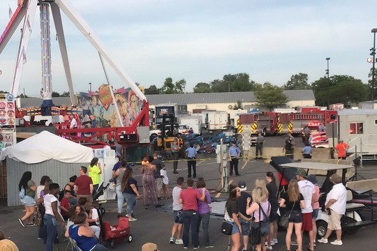 JAV sulūžusi karuselė 1 vaikinui tapo pražūtinga, dar 7 sužeisti