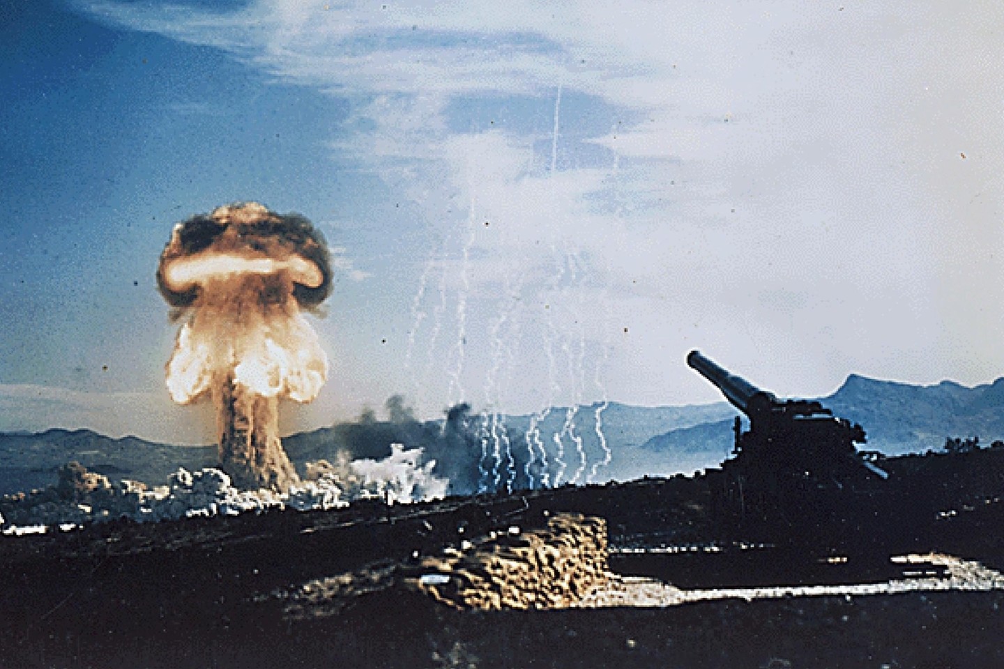 Kurdami atominę bombą amerikiečiai padarė klaidingą sprendimą ir užtęsė karo baigtį.<br> ViDA Press nuotr.