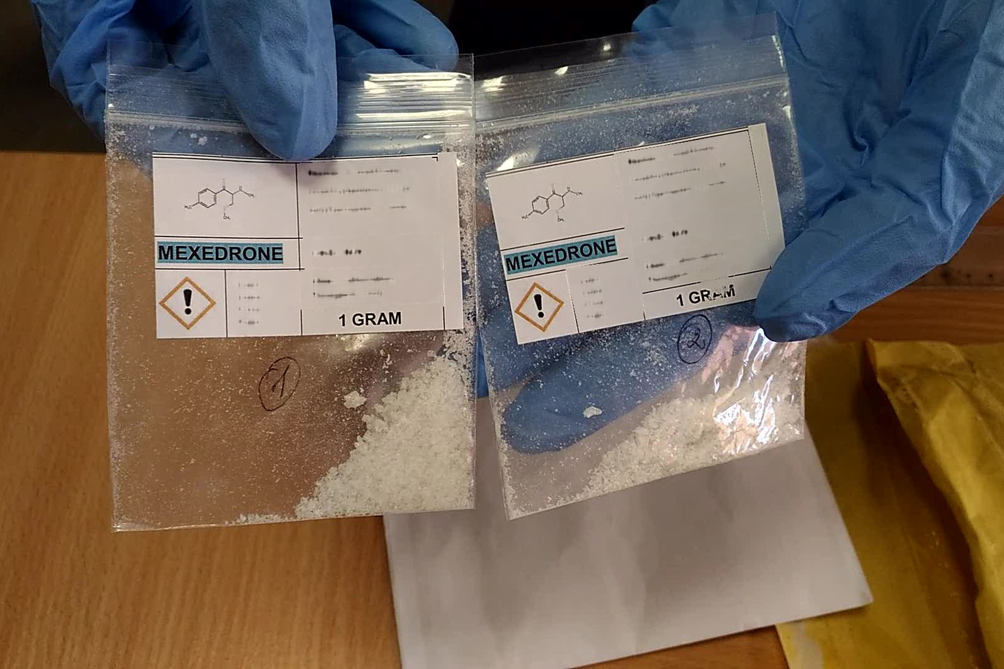 Muitinės kriminalistai 4 kartą suėmė narkotikus internetu perkantį 19-metį.<br> Muitinės kriminalinės tarnybos nuotr.