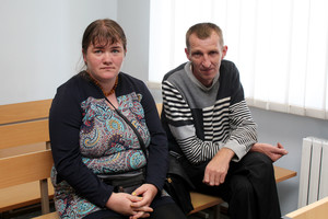 Medikų rankose mirusios mergaitės tėvams – smūgis: išgirdo, kiek atlygins žalos