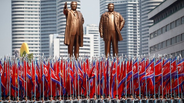 Šiaurės Korėjos darbininkai lenkia nugaras užsienyje, kad papildytų Pchenjano valiutos atsargas