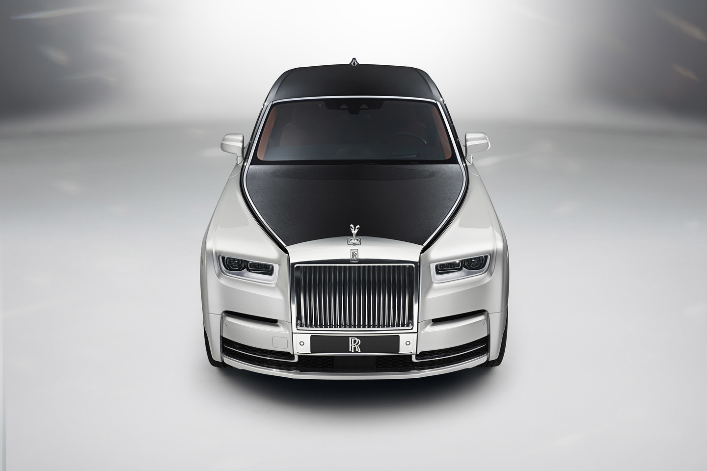 „Rolls-Royce“ skelbia, kad naujos kartos „Phantom“ bus 10 proc. tylesnis už pirmtaką. 