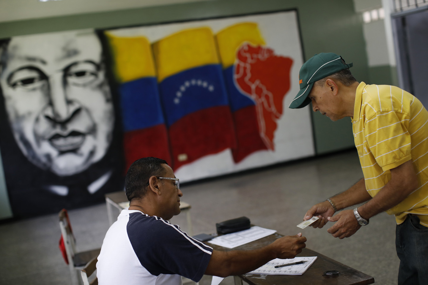 39 metų advokatas Jose Felixas Pineda buvo nušautas savo namuose pietrytiniame Siudad Bolivaro mieste naktį iš šeštadienio į sekmadienį, pranešė prokuratūra.