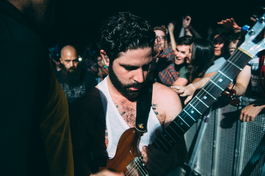 Koncertą pirmadienį surengsiančios britų žvaigždės „Foals“ jau atvyko į Vilnių