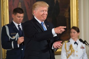 Donaldas Trumpas įteiks savo pirmąjį Garbės medalį Vietnamo karo medikui