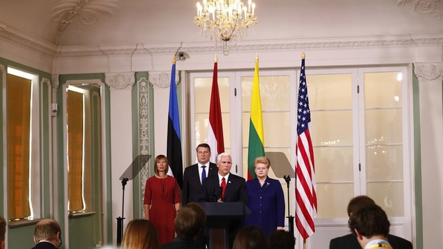 JAV viceprezidentas susitiko su Baltijos šalių lyderiais: turi gerų žinių