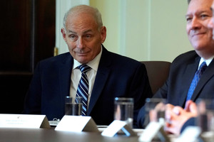 Johnas Kelly prisaikdintas naujuoju Baltųjų rūmų administracijos vadovu