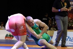 Vilius Savickas ir Erikas Čerepokas – Europos jaunių imtynių čempionato prizininkai