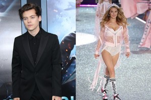Meilė po devyniais užraktais: Harry Styleso širdį užkariavo „Victoria's Secret“ angelas