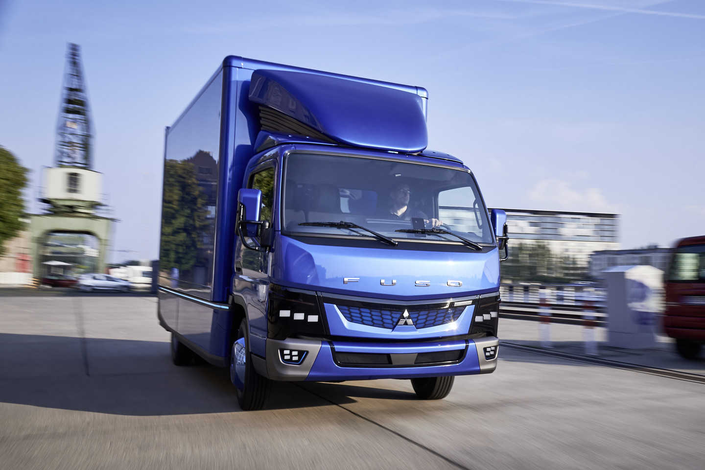 Portugalijoje gaminami „Fuso eCanter“ sunkvežimiai bus siūlomi Europos ir JAV rinkoms.<br>Gamintojo nuotr.